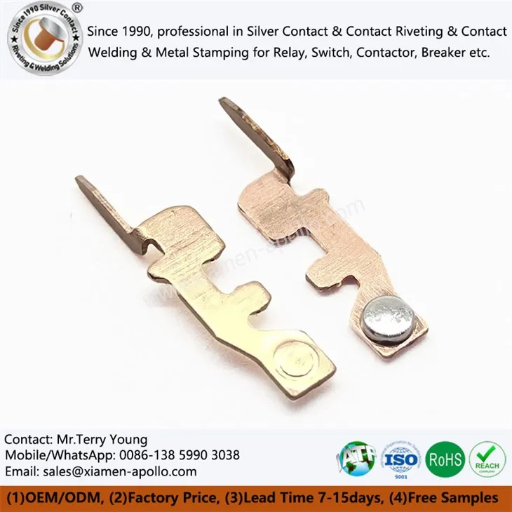 Ingegoten elektrische klinknagelcontacten